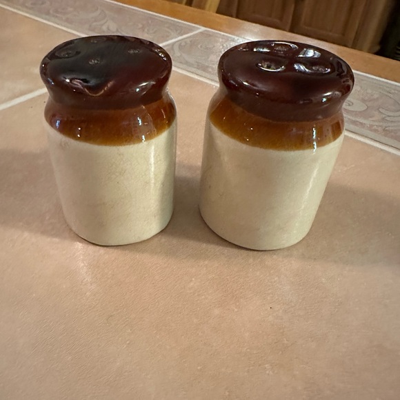 Vintage HOME SWEET HOME♥️Salt n Pepper Shakers - Picture 8 of 9